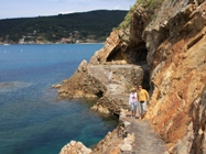 Eingang in die Biodola Grotte